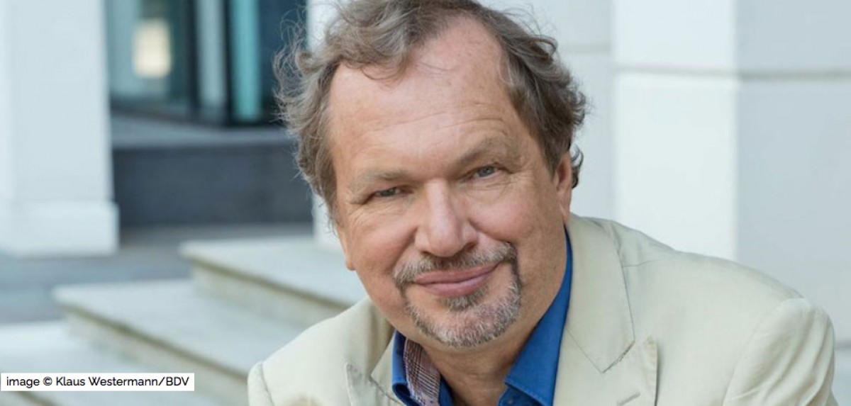 MUSIC INDUSTRY FORUM: GERMAN ASSOCS PRESENT UNITED FRONT