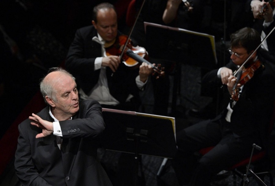 L'Espresso: Daniel Barenboim: "L'Europa dei burocrati uccide la musica"